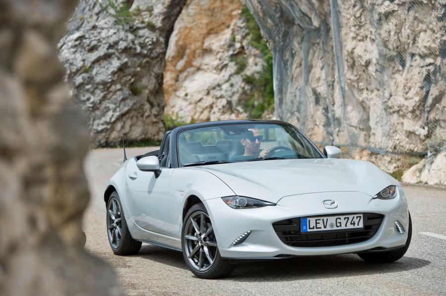  Mazda MX-5 Roadster 2014 года  (фото 42 из 62)